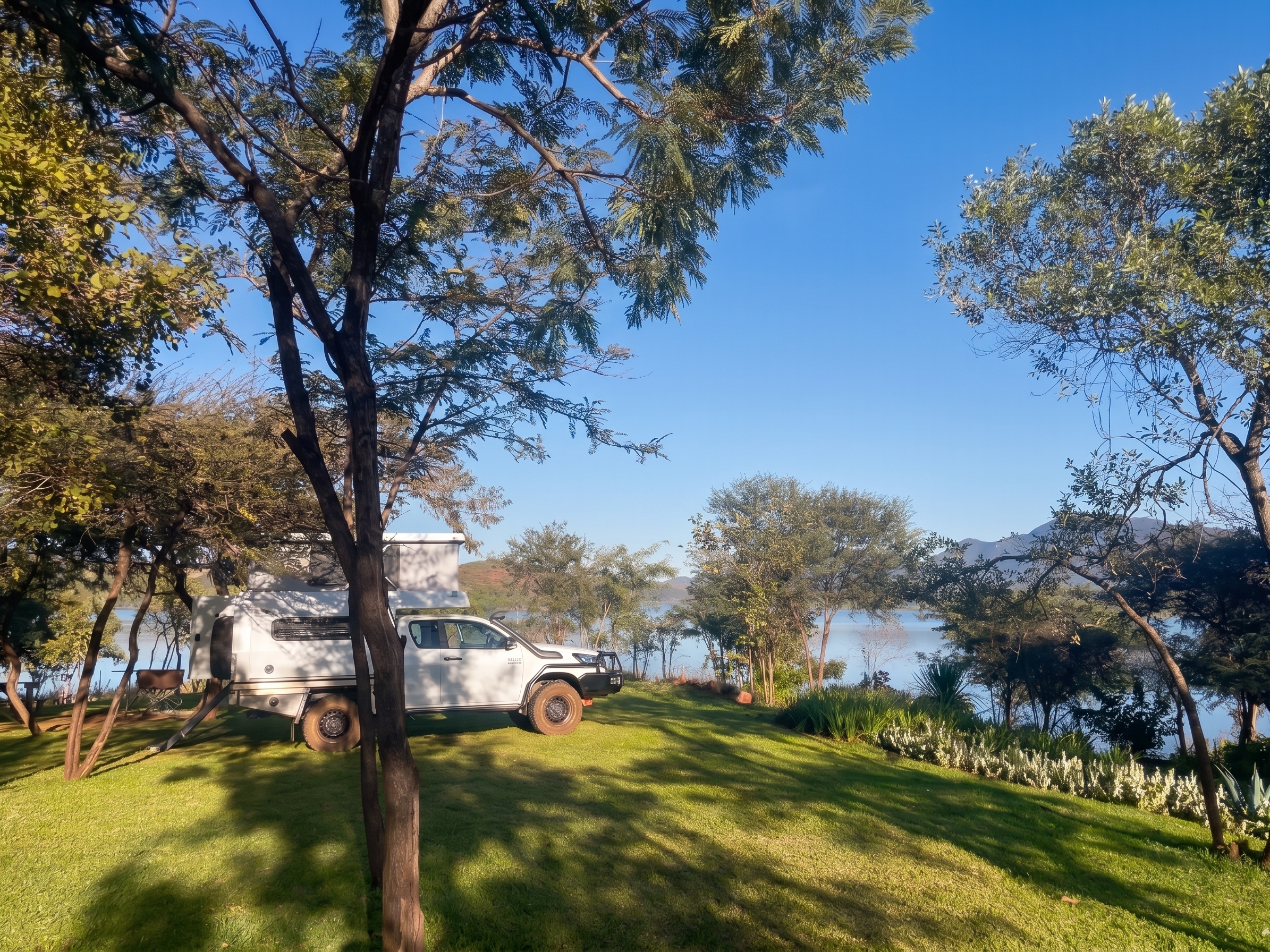 4x4 camping on the lawns at Romelda Campsite